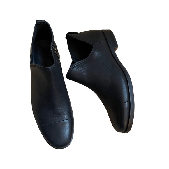 Timberland Shoes - Women’s Timberland Somers Falls Black Leather Booties size 8.5